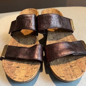 Vionic cork sole sandals size 8. Never worn.